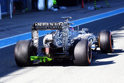 Daniel Ricciardo, Red Bull Racing RB11, mit Flow-Viz-Farbe am hinteren Diffusor
