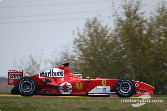 Carlos Reutemann prueba el Ferrari F2004