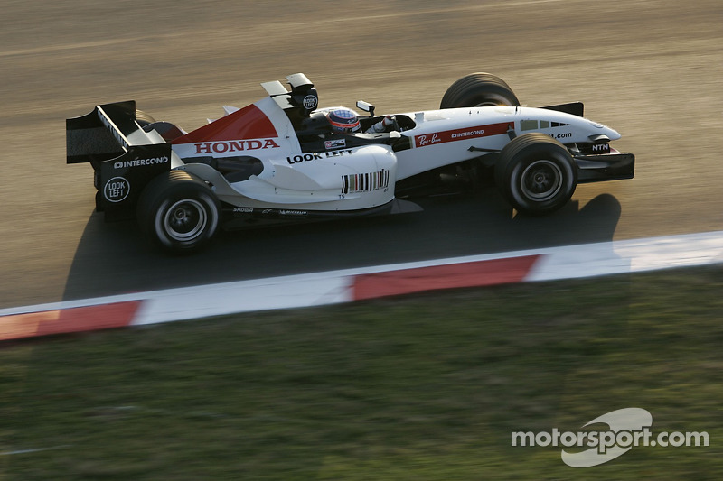 Takuma Sato testing new BAR Honda 007