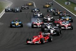 Start: Michael Schumacher, Ferrari, führt