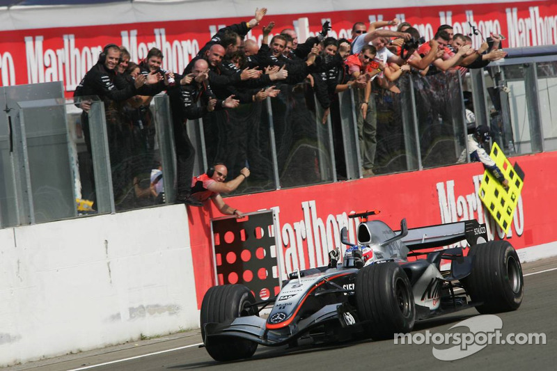 Переможець Кімі Райкконен, McLaren-Mercedes