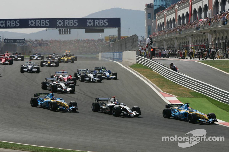 Start: Giancarlo Fisichella liderliği Kimi Raikkonen ve Fernando Alonso'dan geri alıyor