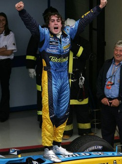 2005 World Champion Fernando Alonso celebrates