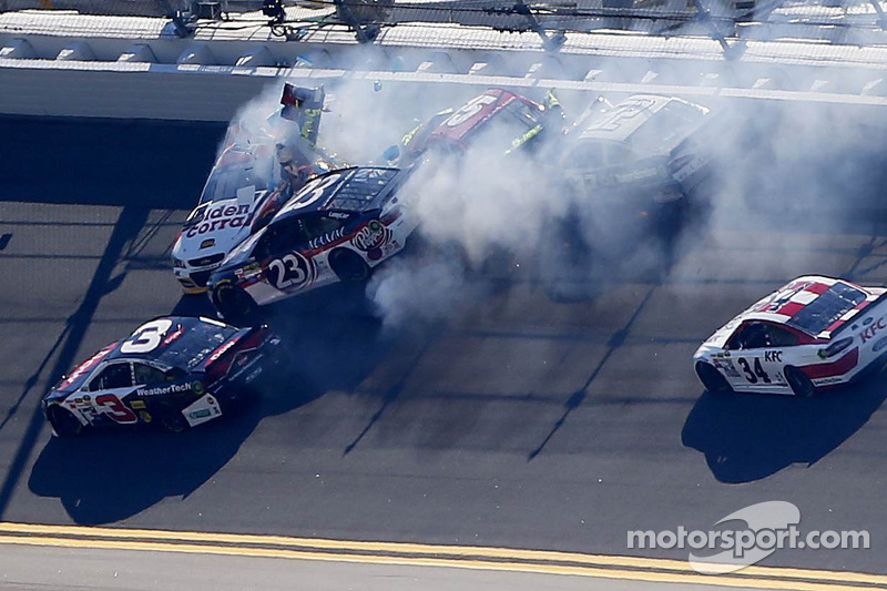 J.J. Yeley, BK Racing Toyota, Reed Sorenson, Team Xtreme Racing Chevrolet, Clint Bowyer, Michael Wal