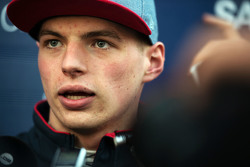 Max Verstappen, Scuderia Toro Rosso, met de media