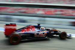 Carlos Sainz Jr., Escudería Toro Rosso STR10