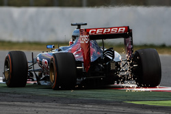 Carlos Sainz Jr., Scuderia Toro Rosso STR10 fait des étincelles