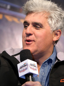 Conferencia de prensa: El anfitrión del Tonight Show y conductor del pace car, Jay Leno