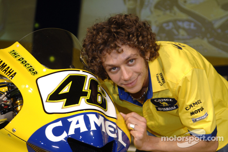 Valentino Rossi con la Camel Yamaha M1 2006