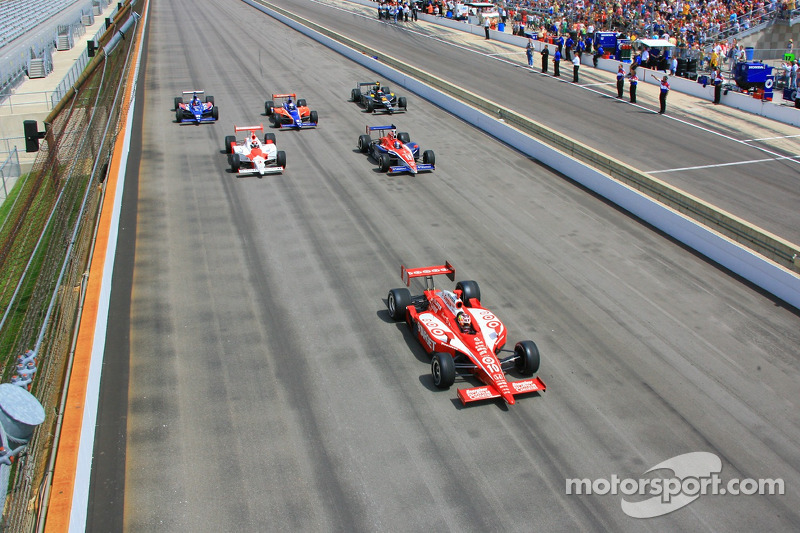 Les six anciens vainqueurs des Indy 500 qui participeront à la 90e édition: Helio Castroneves, Eddie Cheever, Buddy Lazier, Buddy Rice, Al Unser Jr. et Dan Wheldon