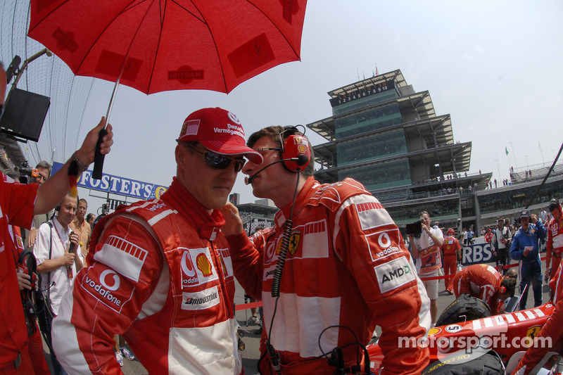 Michael Schumacher y Chris Dyer