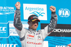 Podium : le vainqueur Sébastien Loeb, le second Jose Maria Lopez, le troisième Tiago Monteiro