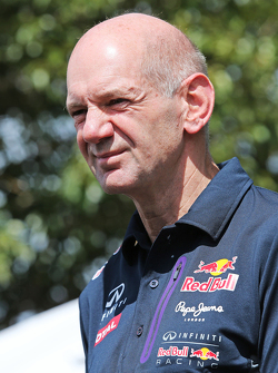Adrian Newey, Red Bull Racing, Oficial Técnico del equipo