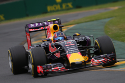 Даниил Квят, Red Bull Racing RB11