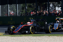 Jenson Button, McLaren Honda y Sergio Pérez, Sahara Force India