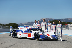 #1 Toyota Racing Toyota TS040 avec les pilotes Stéphane Sarrazin, Mike Conway, Alexander Wurz, Anthony Davidson, Sebastien Buemi, Kazuki Nakajima