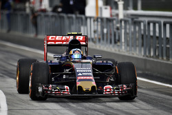Carlos Sainz Jr, Scuderia Toro Rosso STR10
