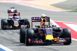 Даниил Квят Red Bull Racing RB11