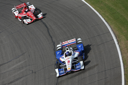 Элио Кастроневес, Team Penske Chevrolet и Скотт Диксон, Chip Ganassi Racing Chevrolet