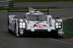 #19 Porsche Team Porsche 919 Hybrid Hybrid: Nico Hulkenberg, Earl Bamber, Nick Tandy