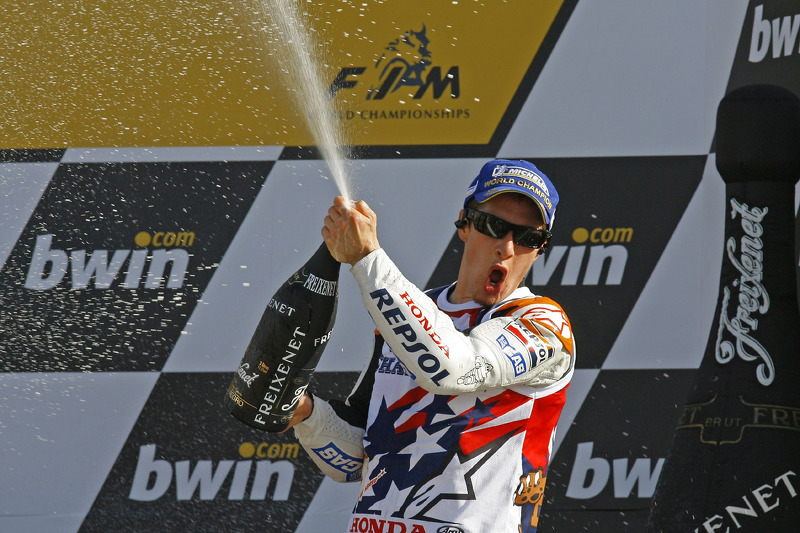 Podyum: Dünya Şampiyonu Nicky Hayden