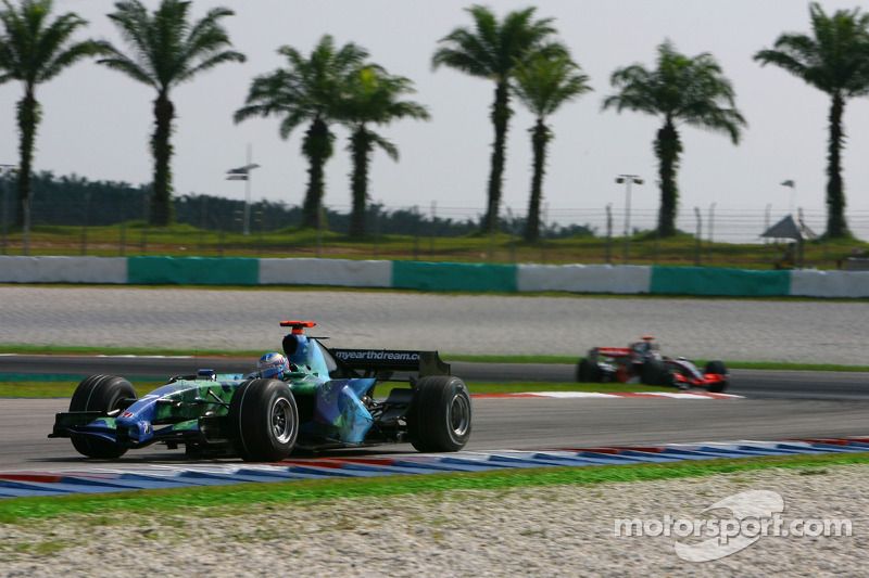 Jenson Button, Honda Racing F1 Team, RA107 y Fernando Alonso, McLaren Mercedes, MP4-22