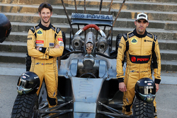 Romain Grosjean et Pastor Maldonado avec la F1 Mad Max