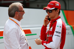 Esteban Gutierrez, Ferrari test- en reservecoureur, met Didier Coton, rijdersmanager