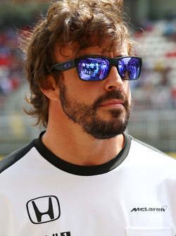 Fernando Alonso, McLaren en el desfile de pilotos