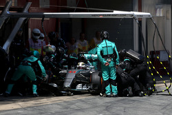 Lewis Hamilton, Mercedes AMG F1 Team pendant un arrêt aux stands