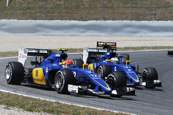 Фелипе Наср, Sauber C34 и Маркус Эриксон, Sauber C34 на старте гонки