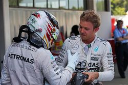 Lewis Hamilton, Mercedes AMG F1 felicita a Nico Rosberg, Mercedes AMG F1