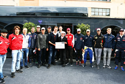 Bernie Ecclestone, Alex Wurz, Williams-Fahrercoach und GPDA-Vorsitzender, und Charles Bradley, Chefr