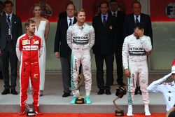 Podio: segundo lugar, Sebastian Vettel, Ferrari Ferrari SF15-T y ganador Nico Rosberg y Lewis Hamilt