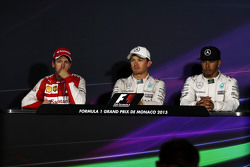 Пресс-конференция FIA: Себастьян Феттель, Ferrari, второй; Нико Росберг, Mercedes AMG F1, победитель