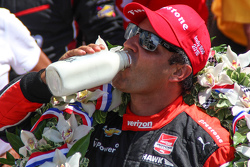 Race winner Juan Pablo Montoya, Team Penske Chevrolet