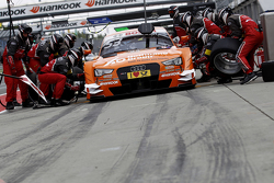 Arrêt aux stands pour Jamie Green, Audi Sport Team Rosberg Audi RS 5 DTM