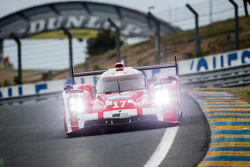 #17 Porsche Team Porsche 919 Hybrid: Timo Bernhard, Mark Webber, Brendon Hartley, Frédéric Makowiecki