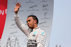 Podio: Primer lugar, Lewis Hamilton, Mercedes AMG F1