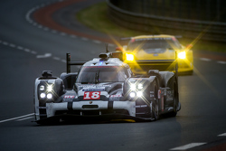 #18 Porsche Team Porsche 919 Hybrid: Romain Dumas, Neel Jani, Marc Lieb
