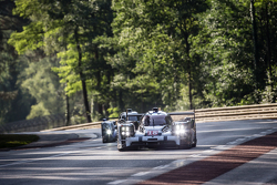 #18 Porsche Team Porsche 919 Hybrid: Romain Dumas, Neel Jani, Marc Lieb