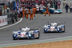 #2 Toyota Racing Toyota TS040 Hybrid : Alexander Wurz, Stéphane Sarrazin, Mike Conway quitte la grille