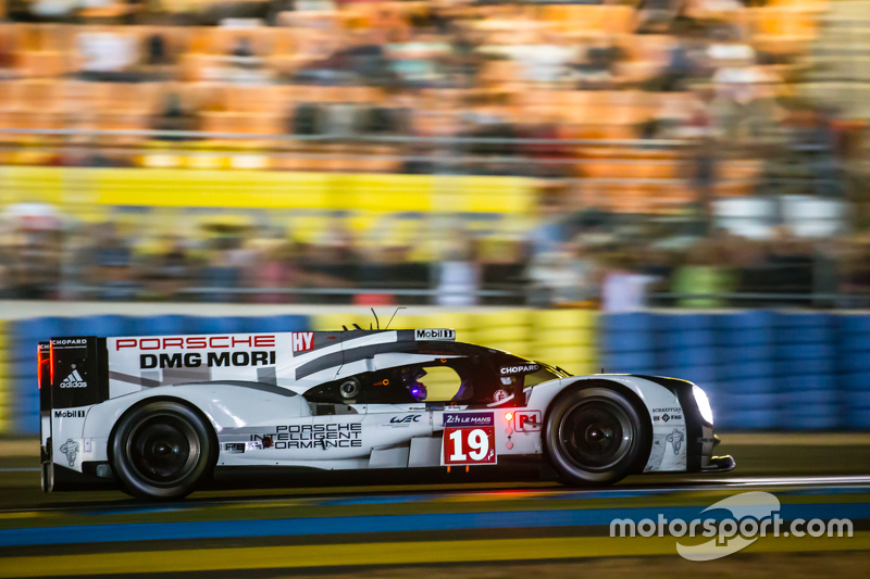 #19 Porsche Team Porsche 919 Hybrid: Nico Hulkenberg, Nick Tandy, Earl Bamber