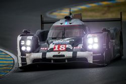 #18 Porsche Team Porsche 919 Hybrid: Romain Dumas, Neel Jani, Marc Lieb