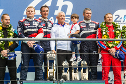 LMGT-Am-Podium: Klassensieger #72 SMP Racing, Ferrari 458 GTE: Andrea Bertolini, Viktor Shaitar, Ale