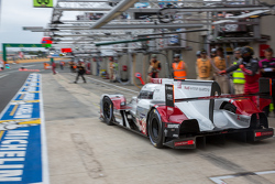 #8 Audi Sport Team Joest Audi R18 e-tron quattro: Lucas di Grassi, Loic Duval, Oliver Jarvis