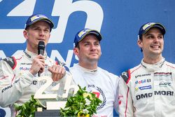 Podium LMP1 : les vainqueurs, Porsche Team : Nico Hulkenberg, Nick Tandy, Earl Bamber