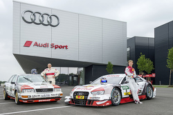 Hans-Joachim Stuck avec Mattias Ekström et la livrée spéciale, commémorant la première victoire d'Audi en DTM en 1990 au Norisring