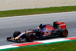 Carlos Sainz Jr., Scuderia Toro Rosso STR10