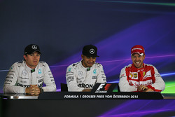 Conferencia de prensa de la FIA: Nico Rosberg y Lewis Hamilton, de Mercedes AMG F1 y Sebastian Vette